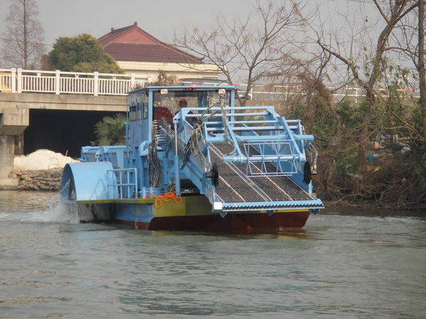 SSHB-950前收前卸全自動(dòng)水面清潔船